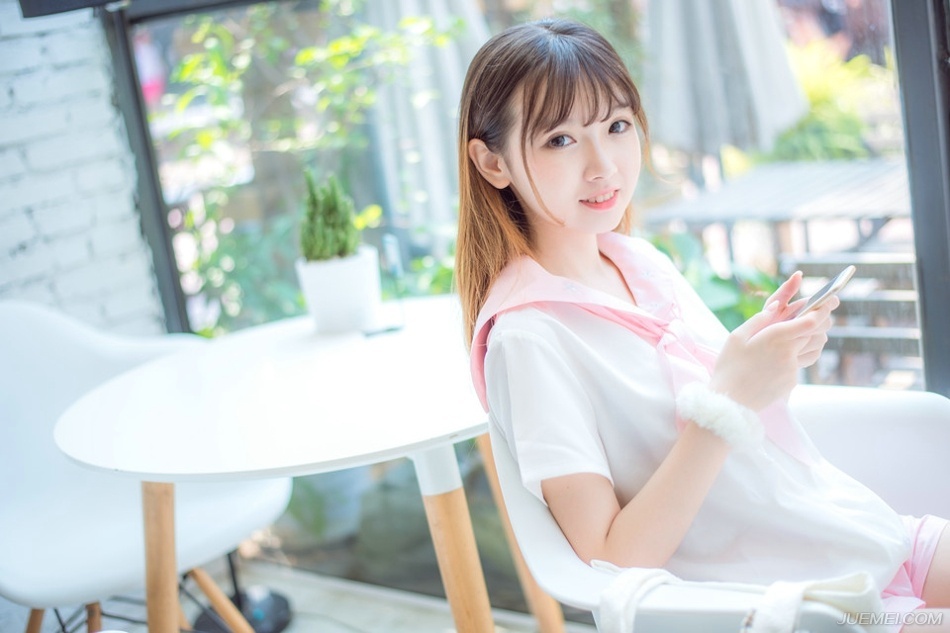 瀑布对悬崖无可畏惧，所以唱出气势磅礴的生命之歌。